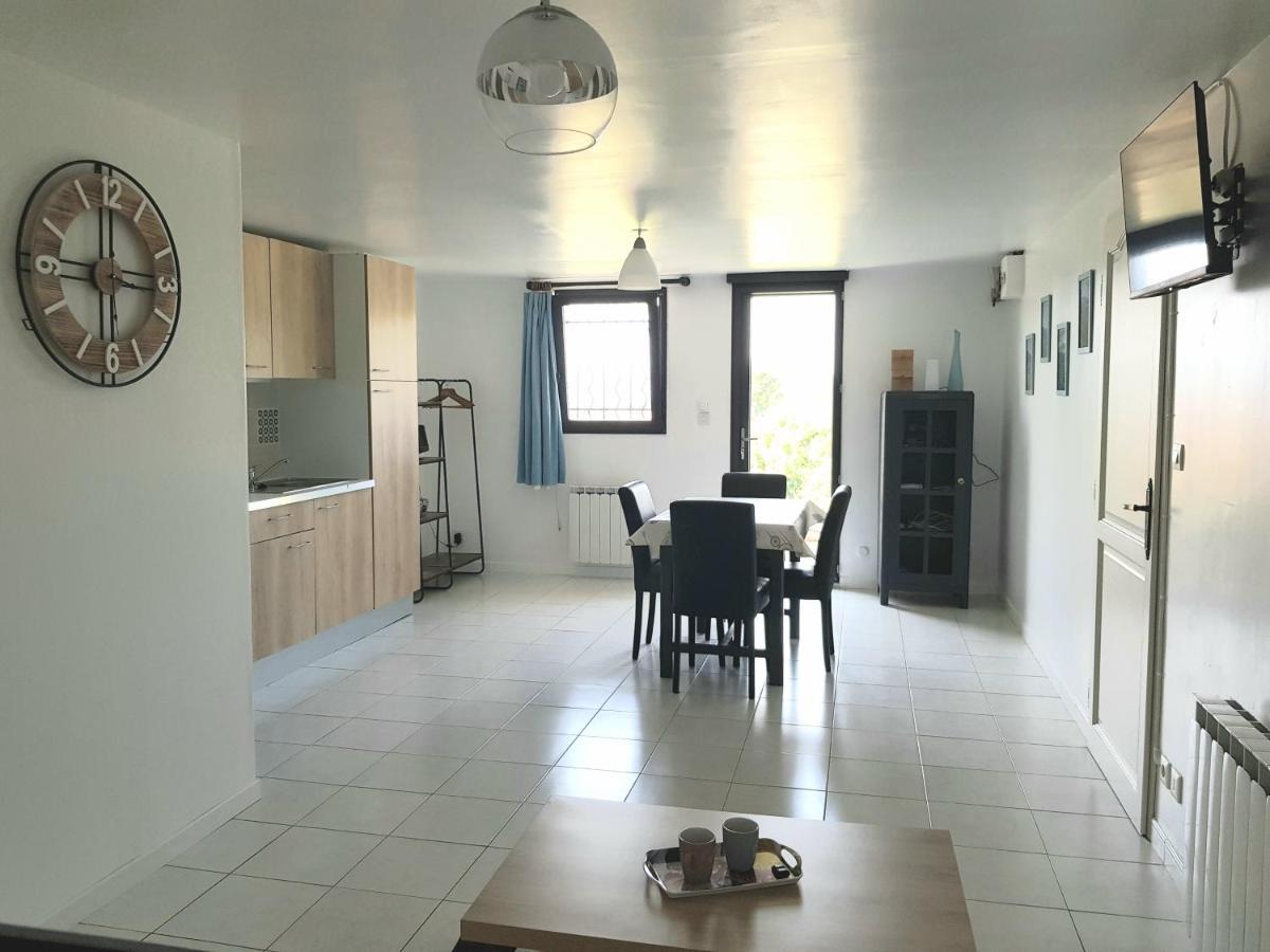 Appartement Independant Dans Maison Au Calme Pugny-Chatenod Exteriör bild